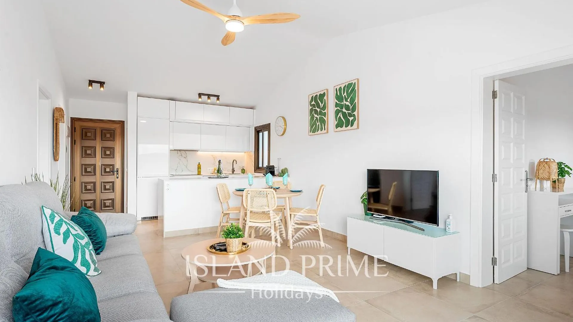 Stunning Ocean Views Holiday With Heated Pool In Amarilla Golf Apartment San Miguel de Abona