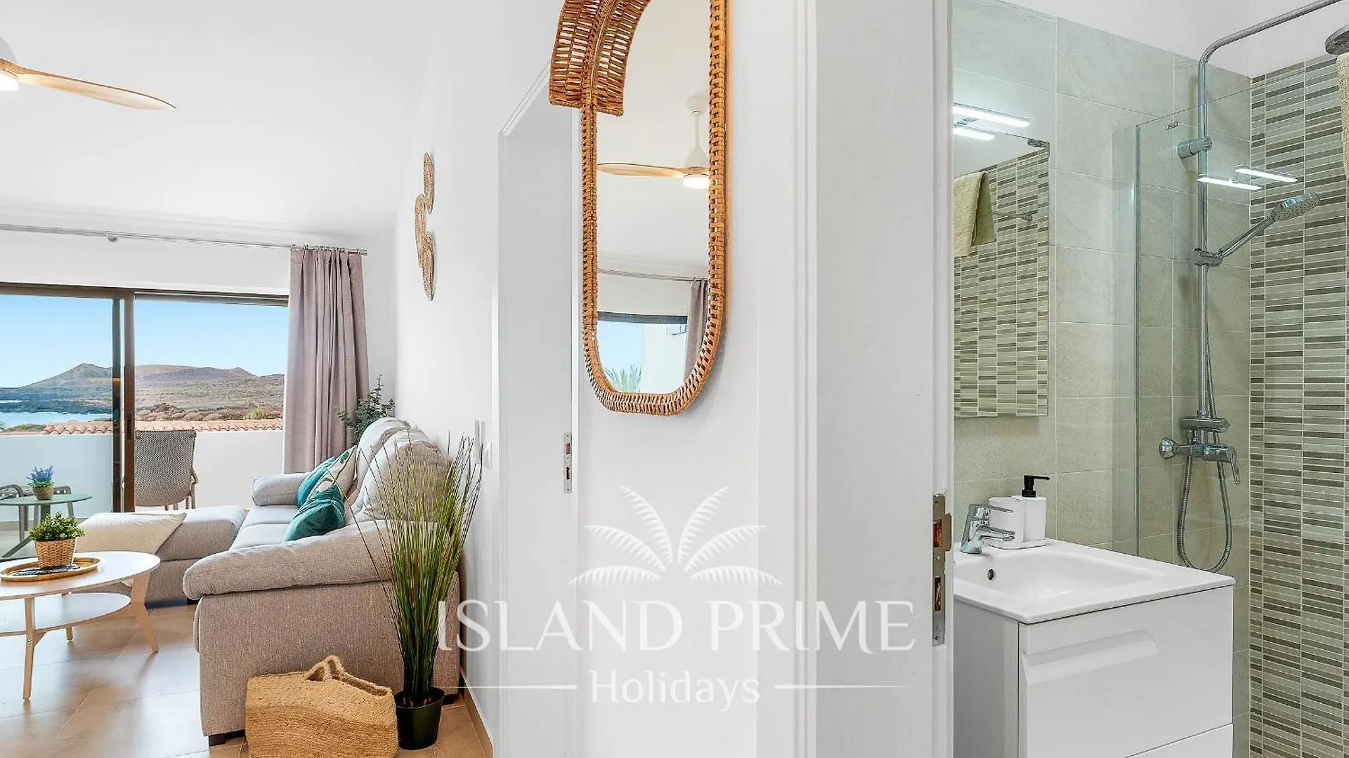 Stunning Ocean Views Holiday With Heated Pool In Amarilla Golf Apartment San Miguel de Abona