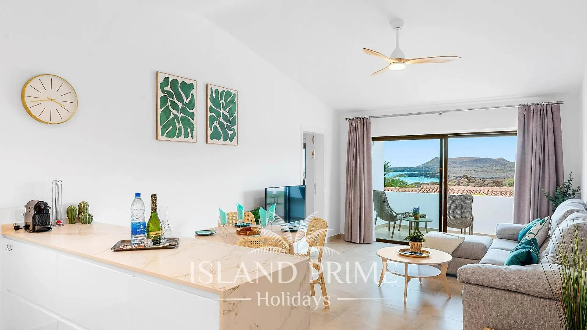 Stunning Ocean Views Holiday With Heated Pool In Amarilla Golf Apartment San Miguel de Abona