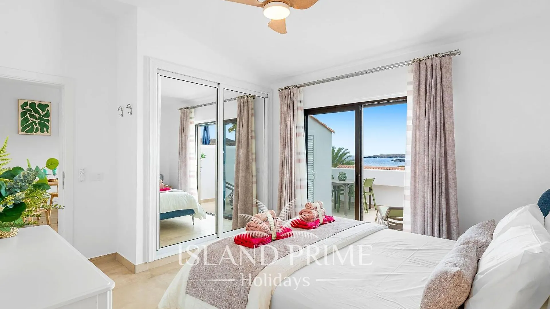 Stunning Ocean Views Holiday With Heated Pool In Amarilla Golf Apartment San Miguel de Abona