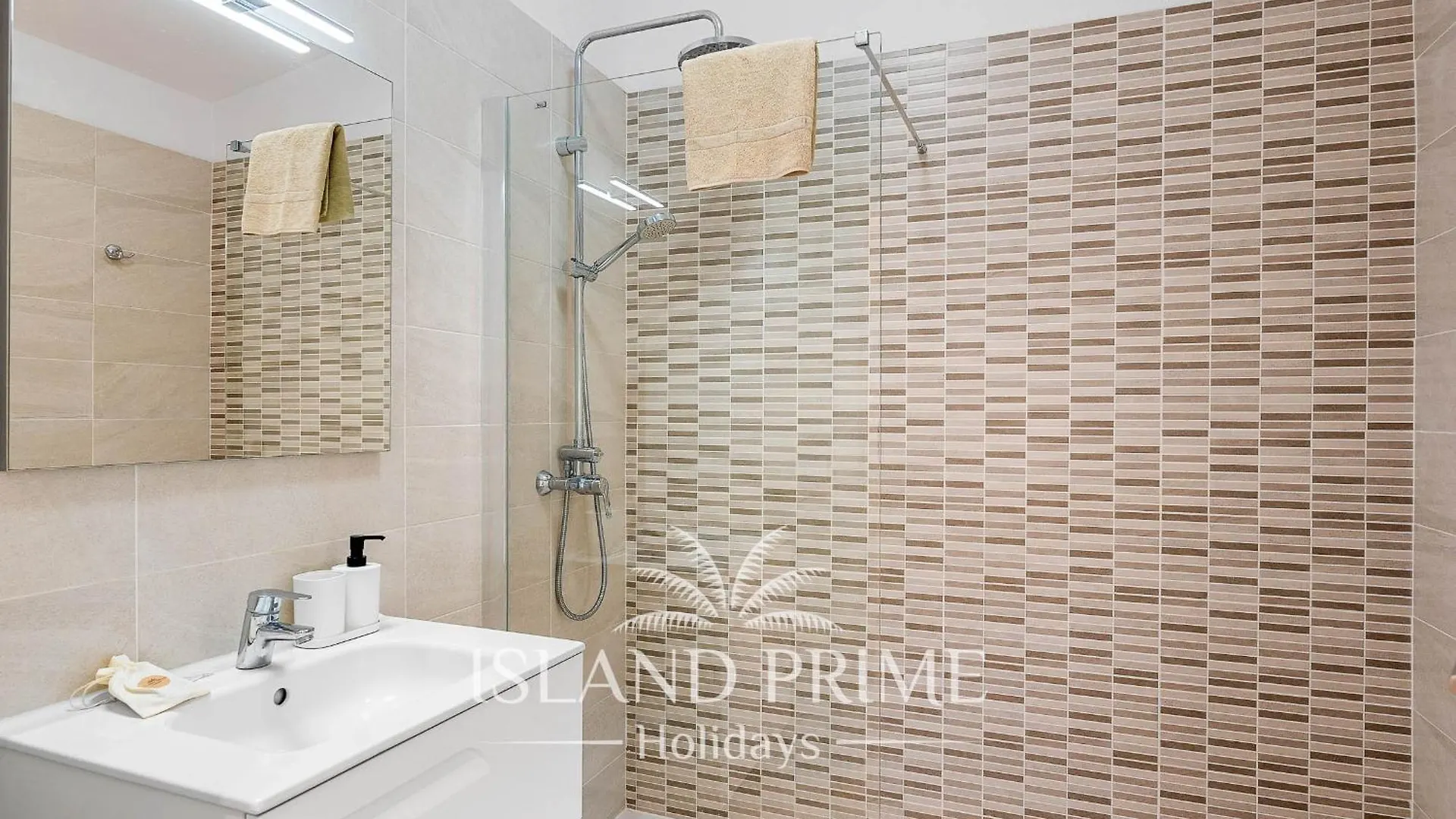 Stunning Ocean Views Holiday With Heated Pool In Amarilla Golf Apartment San Miguel de Abona
