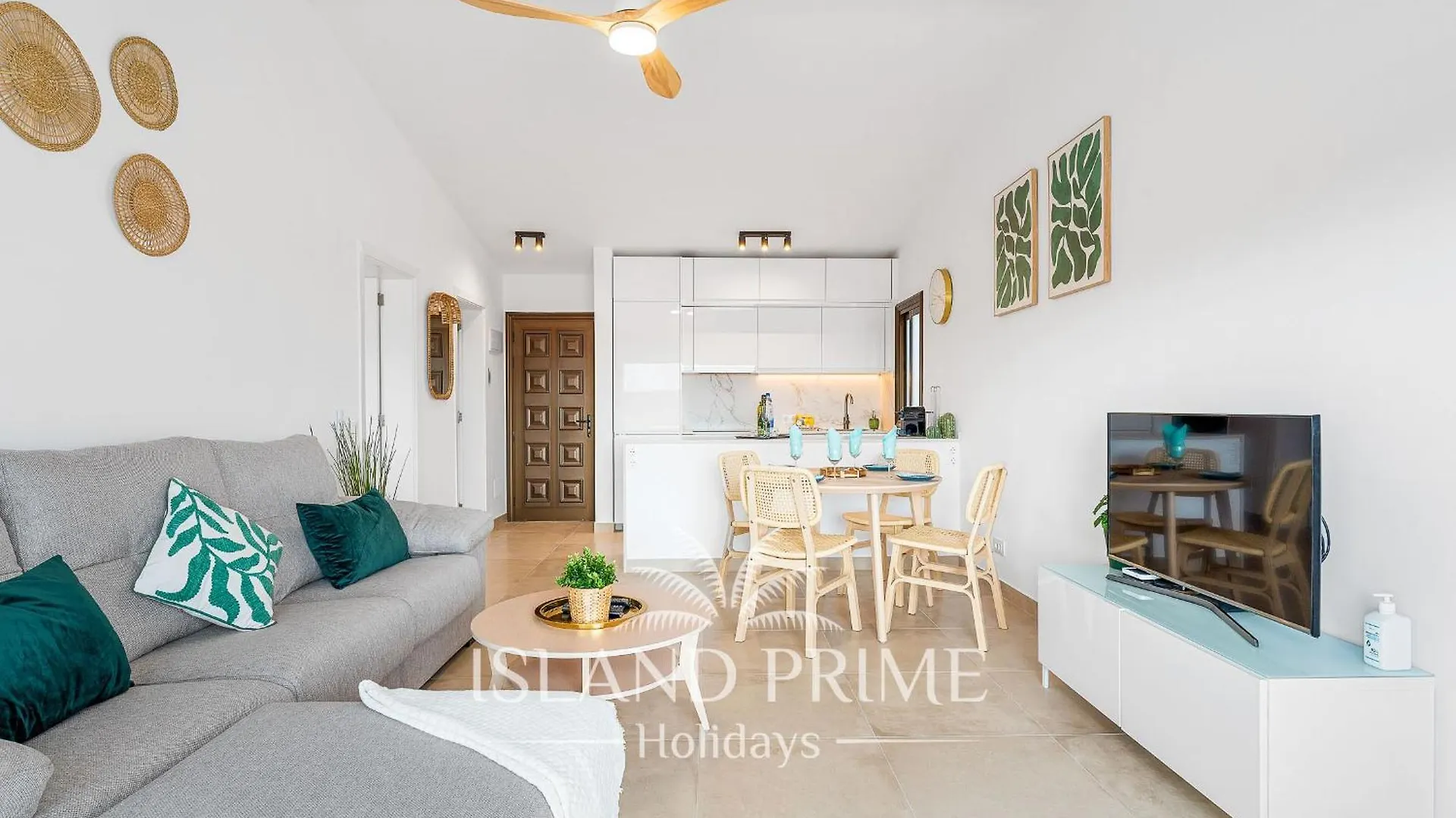 Stunning Ocean Views Holiday With Heated Pool In Amarilla Golf Apartment San Miguel de Abona